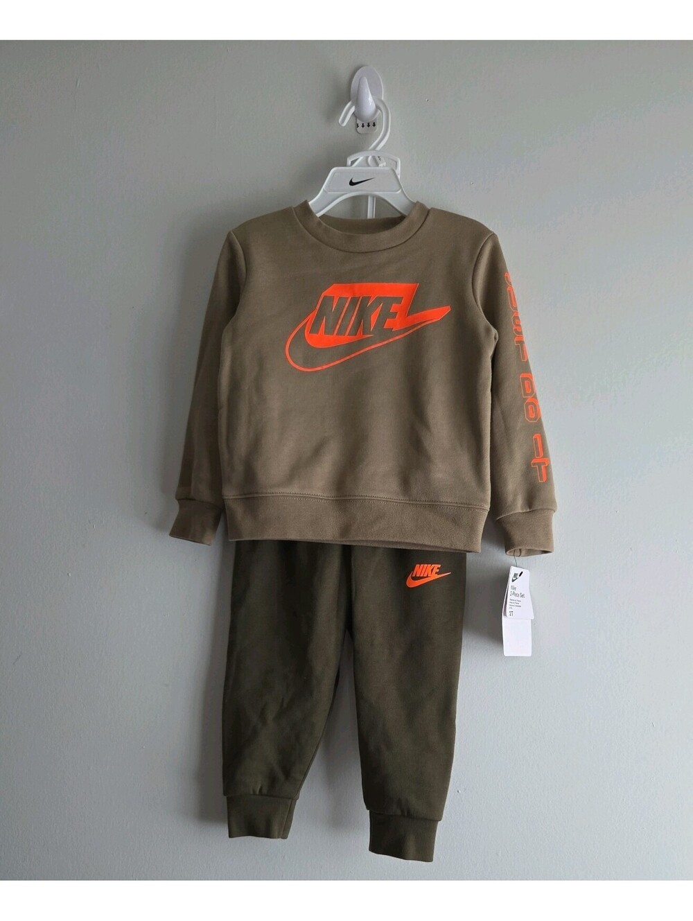 Nike Boys 2T Sweatshirt & Jogger Set Tan Olive Orange Logo 2 Pc Outfit Set NWT